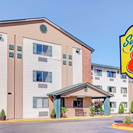 Super 8 By Wyndham Louisville Airport Esterno foto