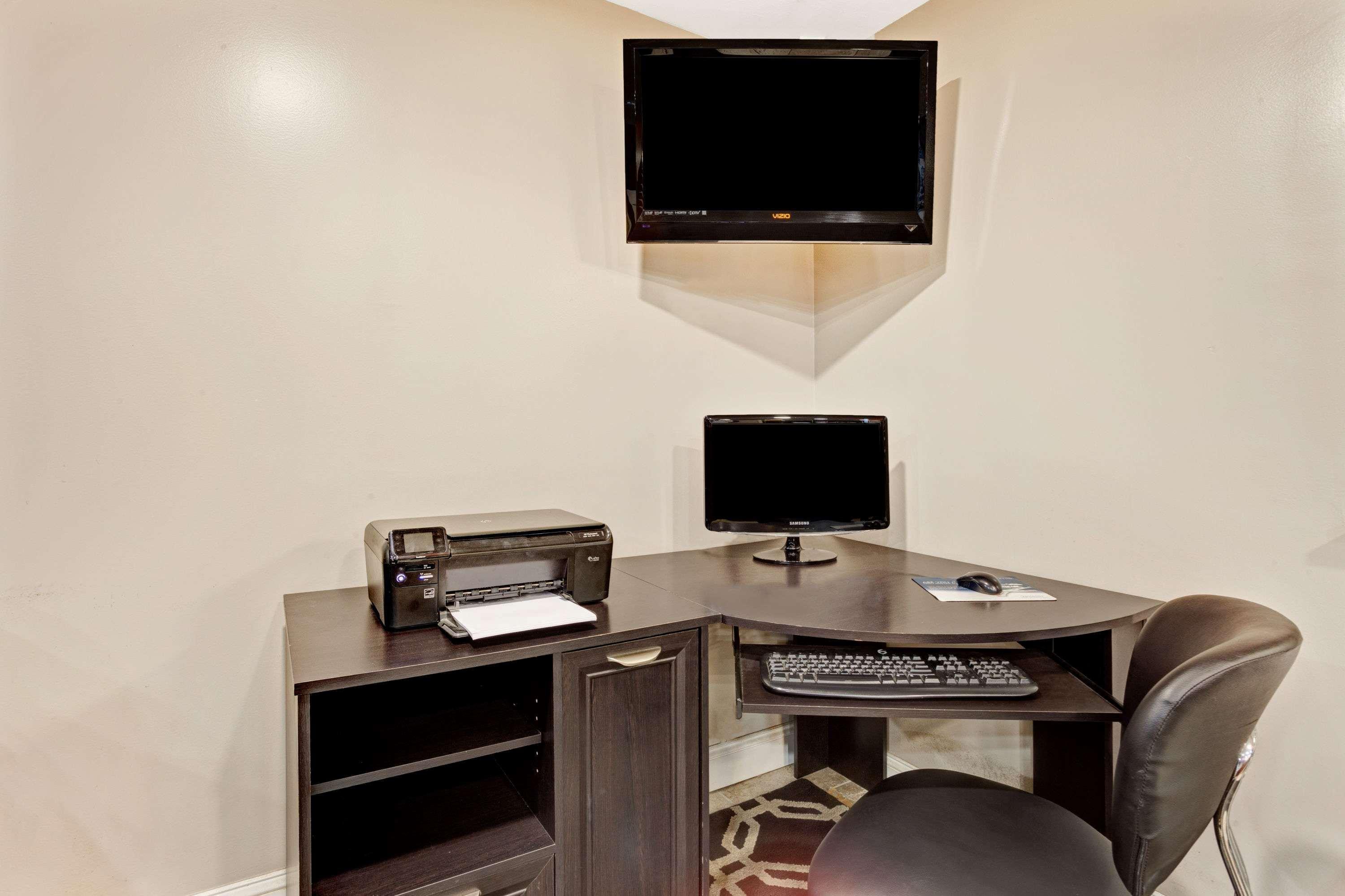 Super 8 By Wyndham Louisville Airport Esterno foto