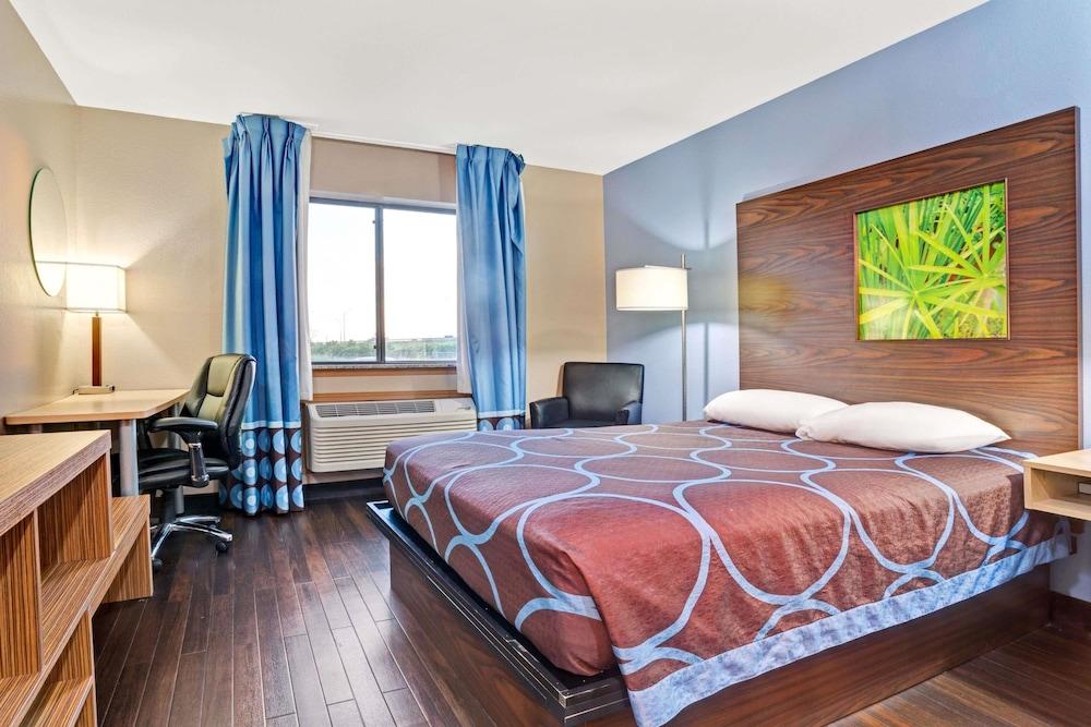 Super 8 By Wyndham Louisville Airport Esterno foto