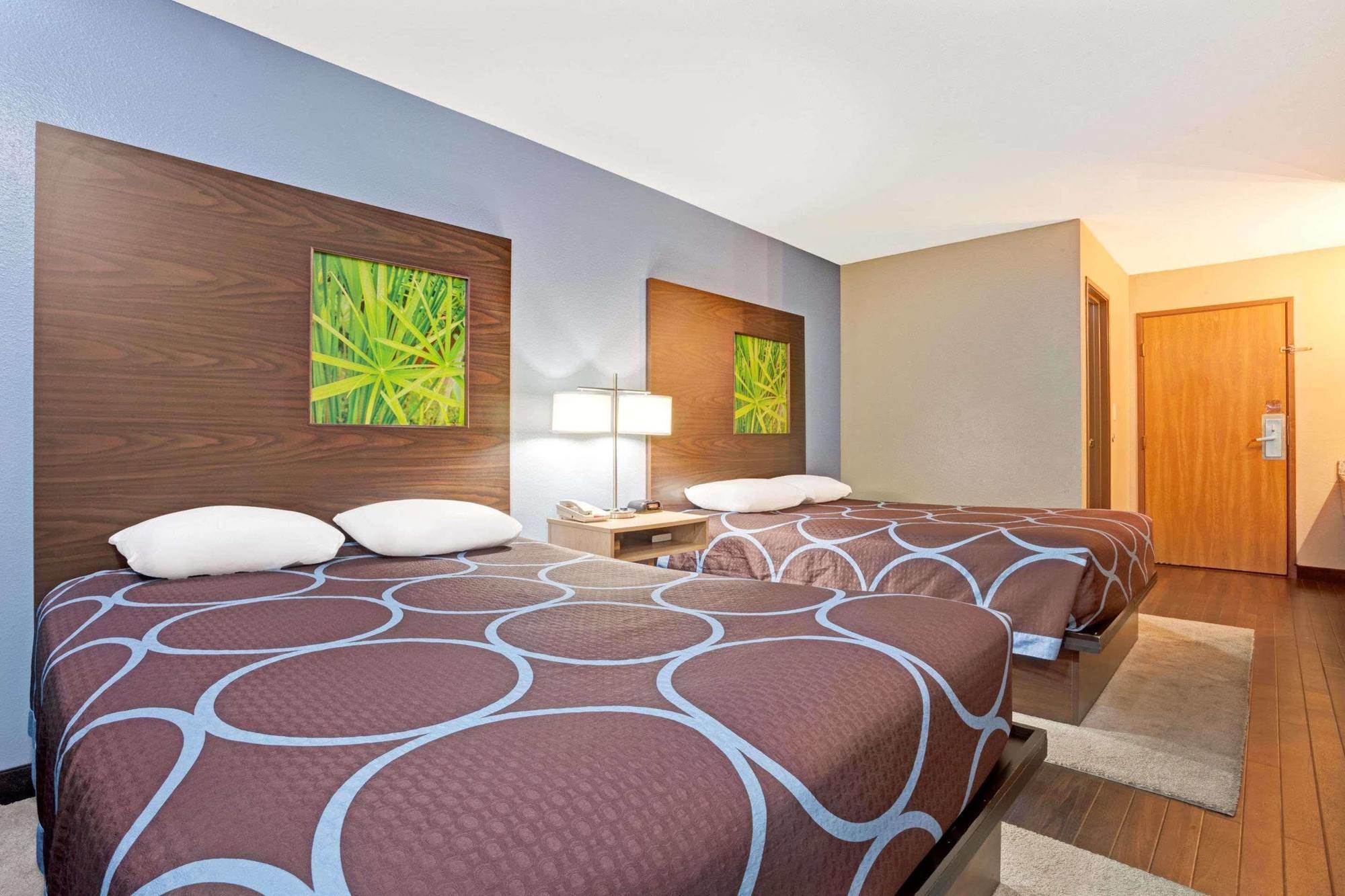 Super 8 By Wyndham Louisville Airport Esterno foto